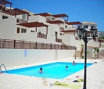 Riverside Hotel *